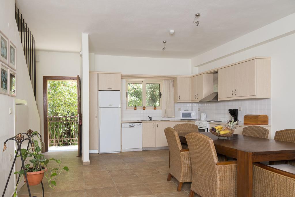 Istron Maisonettes With Private Pool エクステリア 写真